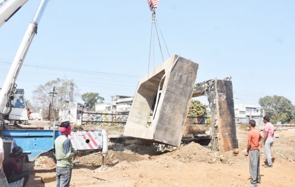 उरकुरा, सरोना स्टेशनों के पास ब्रिज का निर्माण, 9, 10 को कई ट्रेनें रद्द