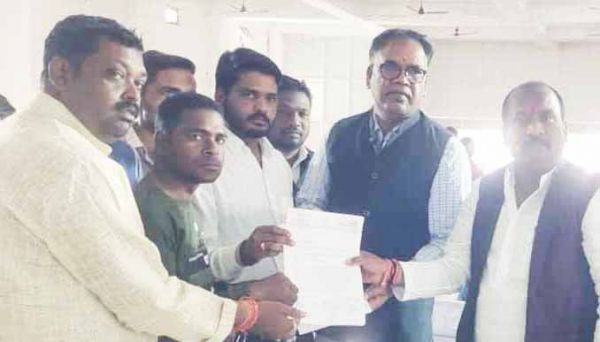 स्कूलों के मरम्मत और अतिरिक्त कक्ष निर्माण में पंचायतों को एजेंसी न बनाए जाने का विरोध