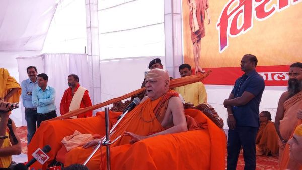 आरएसएस बौद्धिक रूप से लाचार, मोदी कूटनीतिज्ञ पर हिंदुत्ववादी नहीं - निश्चलानंद सरस्वती