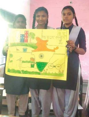  स्वच्छता पर पेंटिंग, निबंध, भाषण स्पर्धा विद्यार्थी हुए सम्मानित