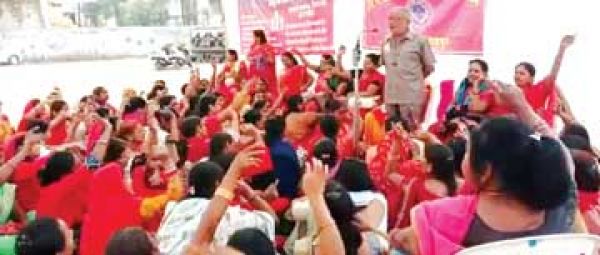 धरना स्थल तूता नवारायपुर के स्थान पर कर्मचारी संघ ने अनेक विकल्प सुझाए