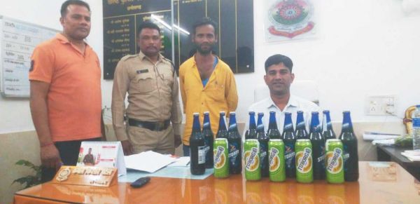 शराब के साथ आरोपी गिरफ्तार