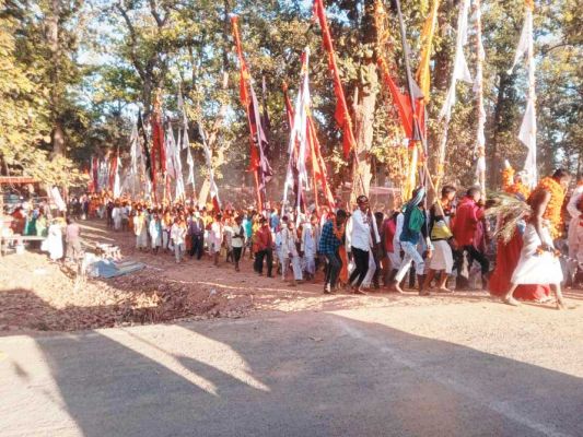 फरसियां मेला में उमड़ी भीड़