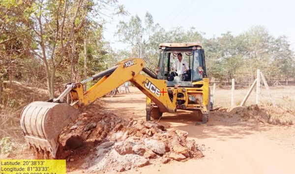 जमीन पर हक, वन विभाग और सिंचाई विभाग की आपसी लड़ाई