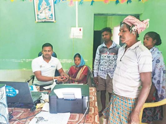 लोक सेवा केंद्र से गरीबों को मिल रही है सेवा