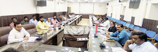 खराब 4 सिटी बसों के मरम्मत कराने एस्टीमेट सुडा को भेजने निर्देश