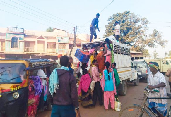 क्षमता से अधिक सवारी बिठाने वाले वाहनों पर जुर्माना