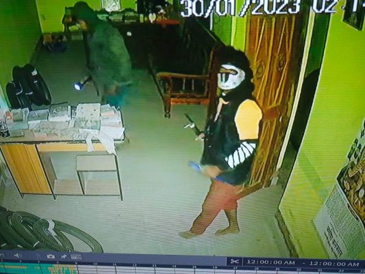 एक ही रात में चोरों ने 7 घरों के ताले तोड़े