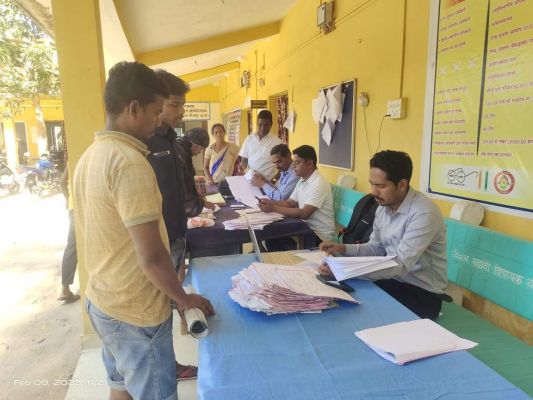 77 राजस्व प्रकरणों का निराकरण,  तहसील कार्यालय में शिविर