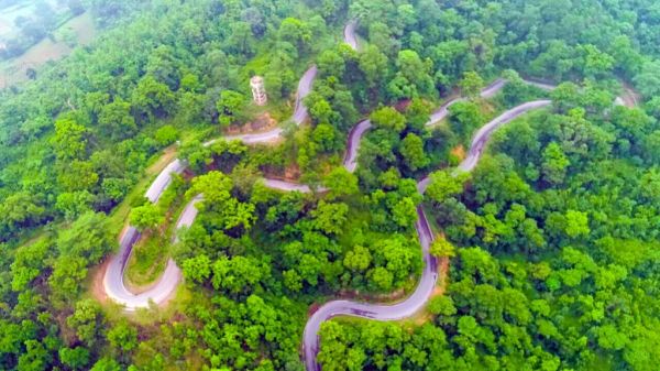 सैलानियों का पसंदीदा हिल स्टेशन बनता जा रहा मैनपाट