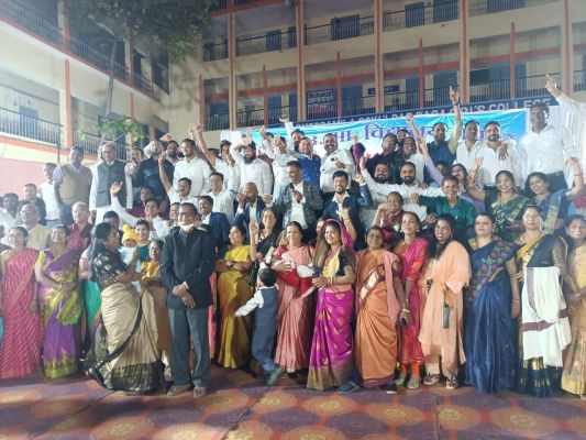 बीस साल पुराने छात्रों ने किया तीन दर्जन शिक्षकों का सम्मान