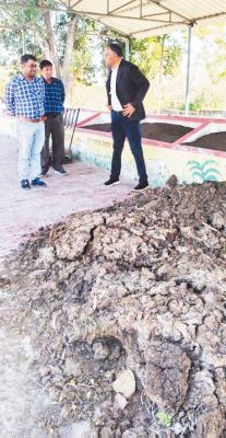 गोबर खरीदी और वर्मी कम्पोस्ट तैयार करने में लापरवाही