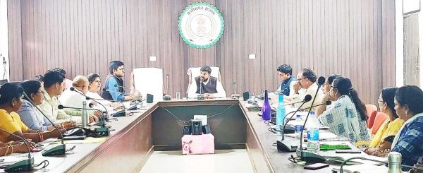 कुपोषित बच्चों तथा एनीमिक महिलाओं के भोजन में मिलेट्स-कोदो-कुटकी, रागी को करें शामिल- कलेक्टर