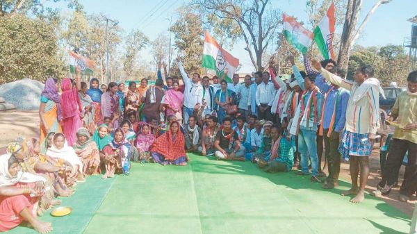 दूरस्थ वनांचल क्षेत्र में कांग्रेस की हाथ से हाथ जोड़ो पदयात्रा