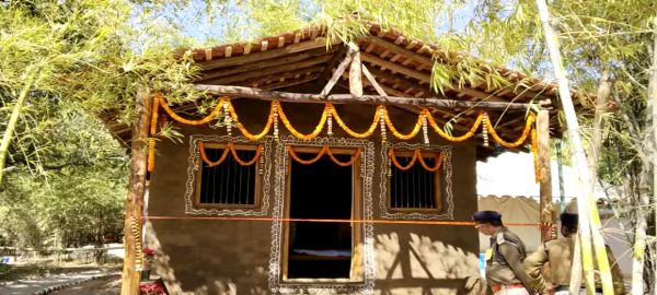 मुख्यमंत्री ने मयाली में मिट्टी के मड हाऊस का  किया शुभारंभ