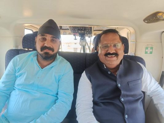  नपाध्यक्ष सहित जनप्रतिनिधियों ने किया हेलीकॉप्टर में सफर