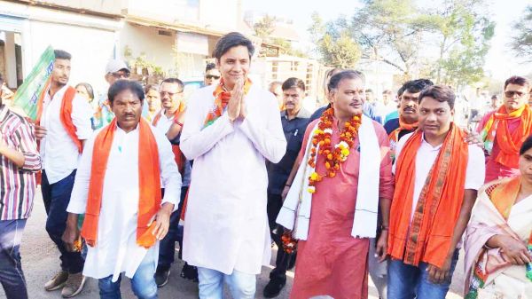 बदहाल सडक़ों के लिए भाजपा ने सुरगी से हल्दी तक की पदयात्रा