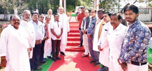  पूर्व सीएम पं. शुक्ल को पुण्यतिथी पर स्मरण किया समर्थकों ने