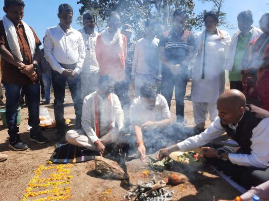 आदिवासी कंवर समाज के भवन का भूमिपूजन 