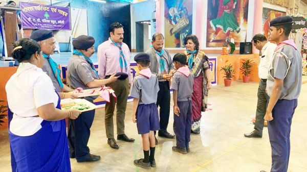 डीएवी पब्लिक स्कूल में स्काउट गाइड का दीक्षा समारोह