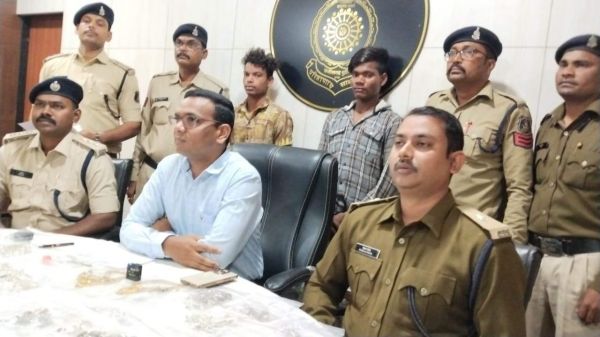 सोना-चांदी के जेवर समेत 3 गिरफ्तार