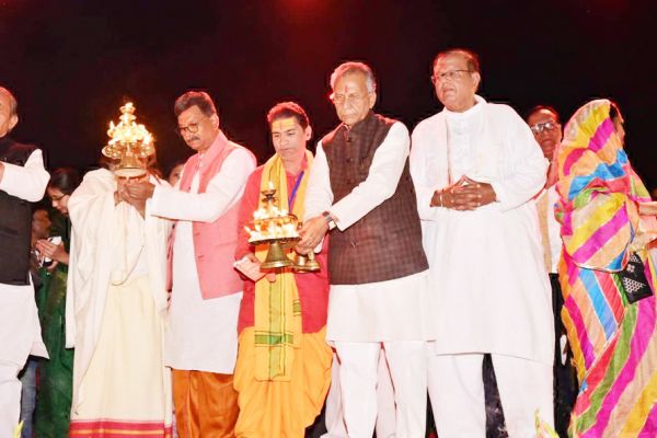 श्री राजीव लोचन की पूजा अर्चना, प्रदेश की खुशहाली की कामना 