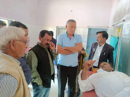 कांग्रेसी नेता को बाईक ने मारी टक्कर, गंभीर