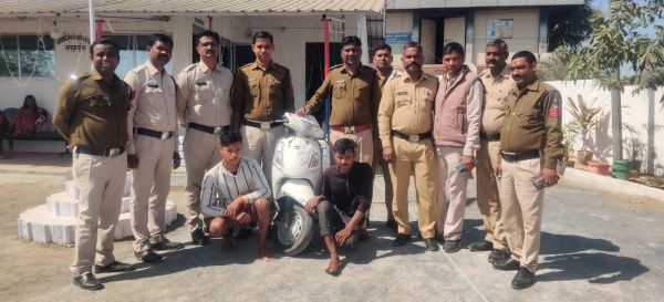 जिला अस्पताल से स्कूटी चोरी,  2 पकड़ाए