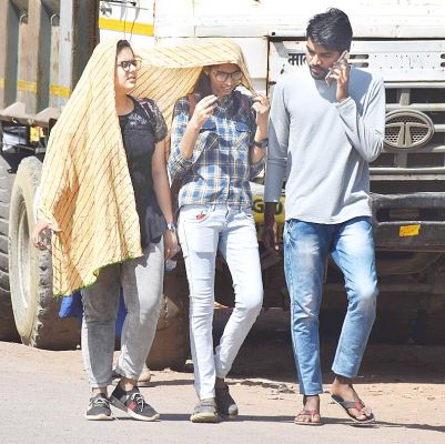 तीखी धूप..