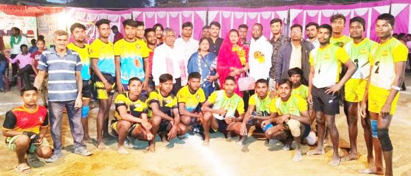 सीएम के हाथों छत्रपति शिवाजी की मूर्ति का अनावरण