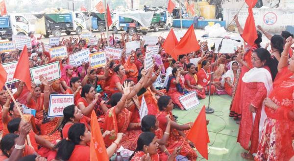 आंबा कार्यकर्ताओं की हड़ताल जारी, 20 पर्यवेक्षक भी करेंगी