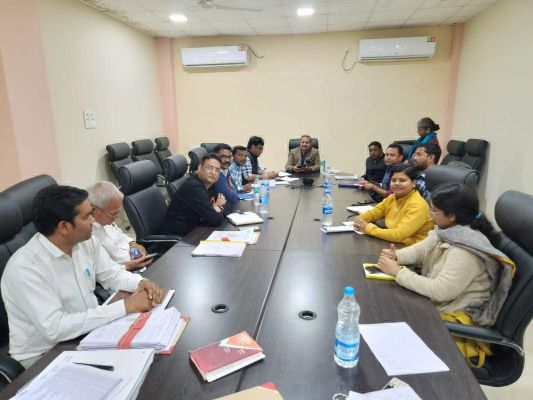 लंबित कामों को गुणवत्ता के साथ अतिशीघ्र पूरा करें- शफी अहमद