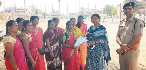 6 सूत्रीय मांगों को ले धरना प्रदर्शन का 27वां दिन