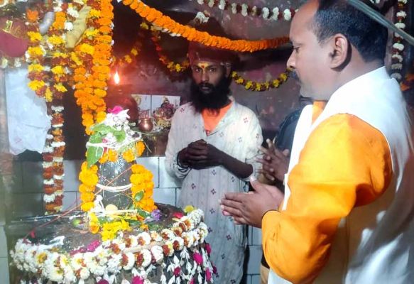 ओम नम: शिवाय से गूंजे शिवालय