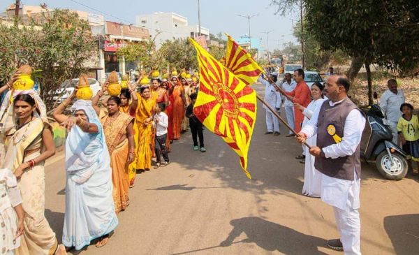 त्रिमूर्ति शिव जयंती महोत्सव, निकाली भव्य शोभायात्रा