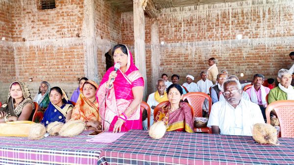 महाशिवरात्रि कार्यक्रम में शामिल हुईं पूर्व जिपं सदस्य नागवंशी