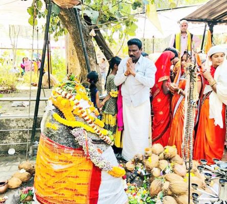 पूर्व विधायक श्रवण ने कोटेश्वर महादेव की पूजा अर्चना की