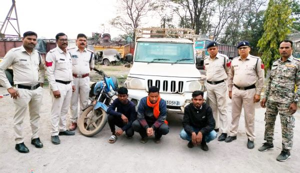 मवेशी चोरी के तीन आरोपी गिरफ्तार  