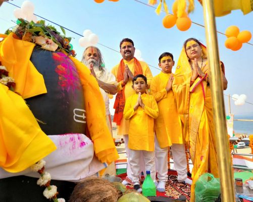 पिता की स्मृति में मंदिर में शिवलिंग की प्राण-प्रतिष्ठा