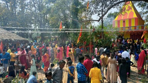 महाशिवरात्रि पर शिवालयों में उमड़ी भीड़