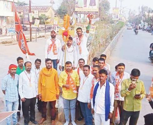 महाशिवरात्रि पर शिवसैनिकों  ने निकाली भव्य शोभायात्रा