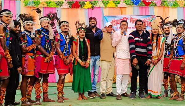 नृत्य साधकों के लिए गढड़ोंगरी में सजा मंच