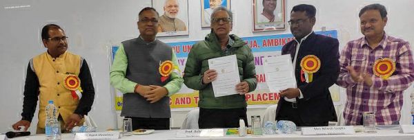 लक्ष्य को निश्चित करें और डिग्री होल्डर न बनकर प्रतिभावान विद्यार्थी बनें-डॉ. श्रीवास्तव