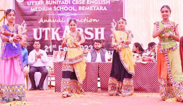 स्वामी आत्मानंद स्कूल शिक्षा के क्षेत्र में लगातार नई ऊंचाईयां छू रहा है - आशीष