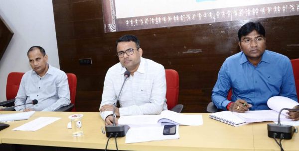 24  तक अनिवार्य रूप से प्रदान करें नवीन-पुरानी पेंशन योजना का