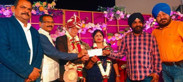 शादी की 50वीं सालगिरह के अवसर पर नेत्रदान की घोषणा