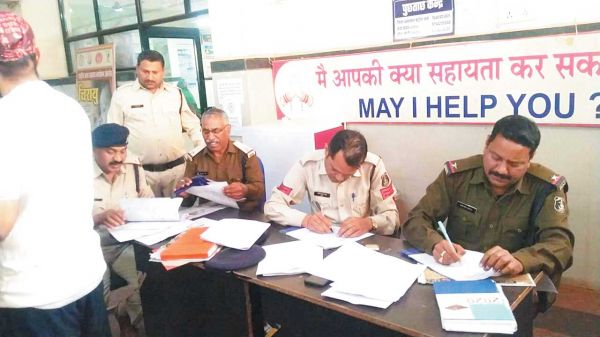 सडक़ हादसे में मृत लोगों का हुआ पीएम