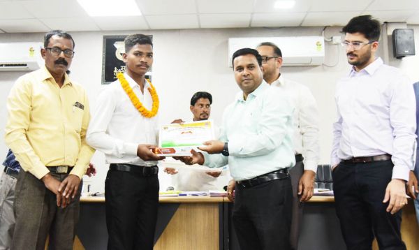 3657 भारतीय सेना में चयनित 4 अग्निवीर युवाओं को सम्मान