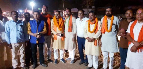 पानी लाओ-खेती बचाओ, सिकासेर जलाशय से नहर बनाओ की मांग को ले राज्यपाल भवन तक पदयात्रा