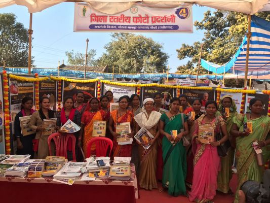 चिल्हाटी, मानपुर और गोटाटोला में फोटो प्रदर्शनी